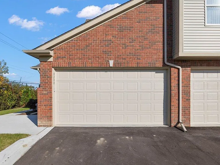 8280 Heywood Cir #2 — Photo 12