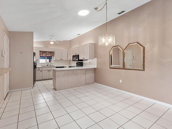 5th image of 10090 SE 179th Pl