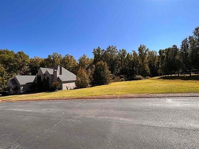 1st image of 305 Nicolet Dr #23