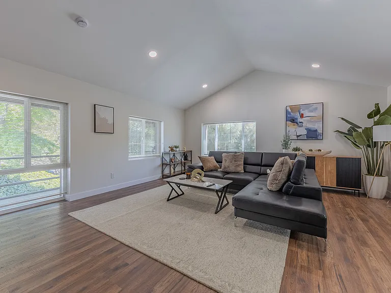 1650 La Loma Rd — Photo 6