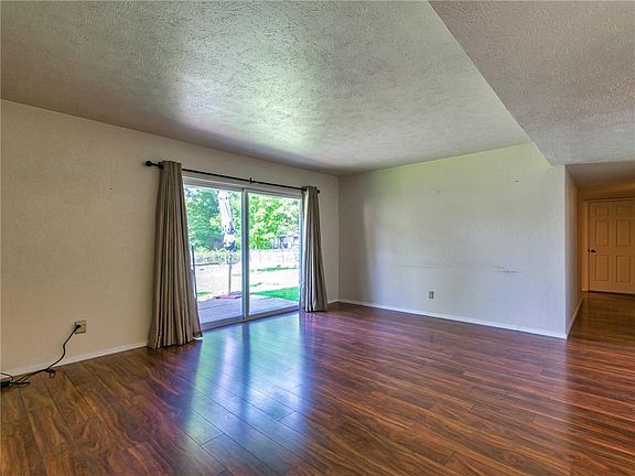 4th image of 1526 Bosque Dr