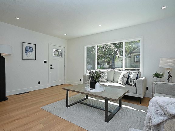 5th image of 1215 Warren St