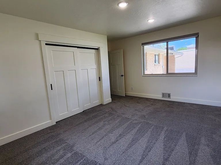 167 W Center St — Photo 13