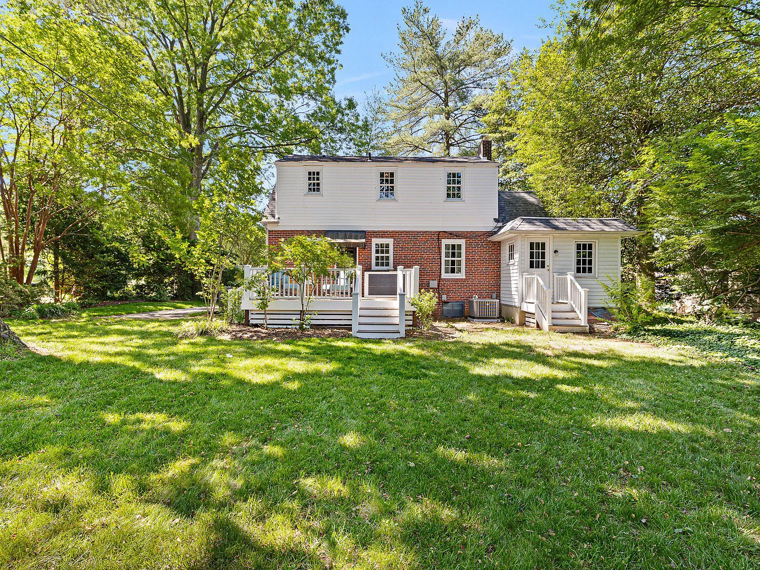 3 bed, 2.0 bath, 1475 sqft, $2,895 — Photo 3