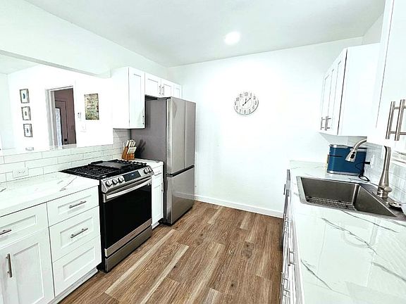 2nd image of 1117 Ocean Dr #C