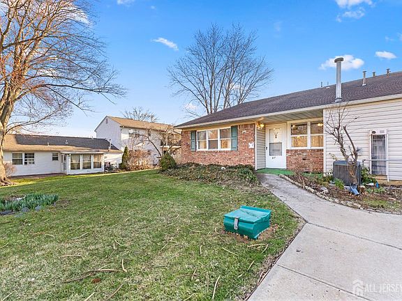 4th image of 37 Haven Dr