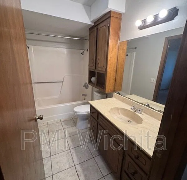1730 S Beech Ct — Photo 13