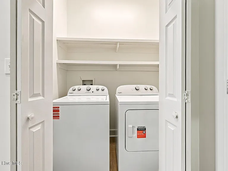 122 S Market St #1 — Photo 28
