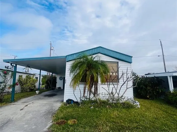 230 Palm Ln, Palmetto, FL 34221