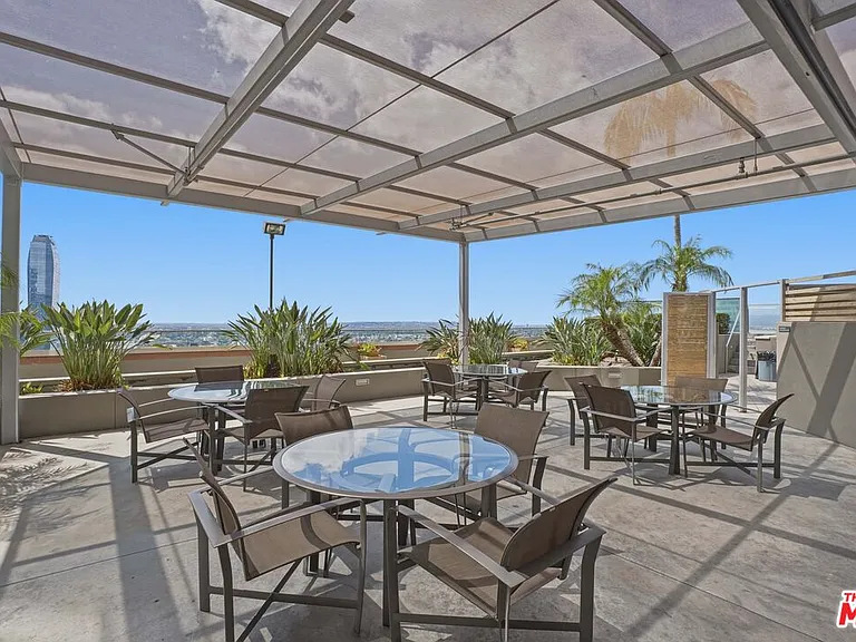 1100 Wilshire Blvd #2604 — Photo 40