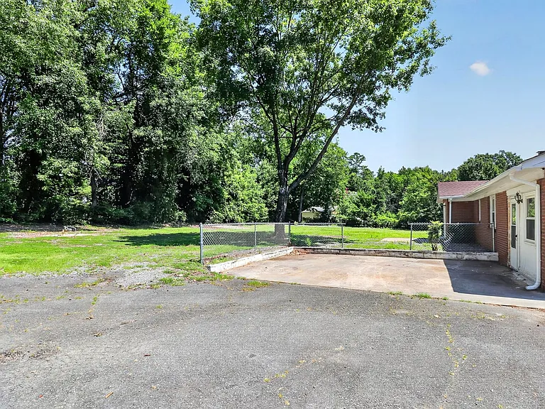 6901 Ridge Lane Rd — Photo 28