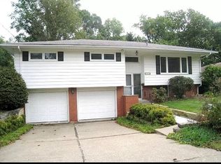 2116 3rd St #B, East Moline, IL 61244