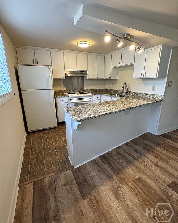 1st image of 210 Westview Dr APT 1