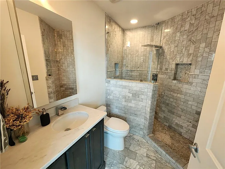 923 Peachtree St NE #928 — Photo 29