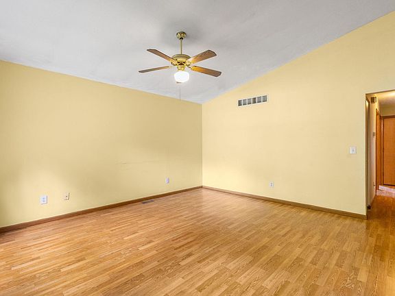 5th image of 1617 W Ewing Ave