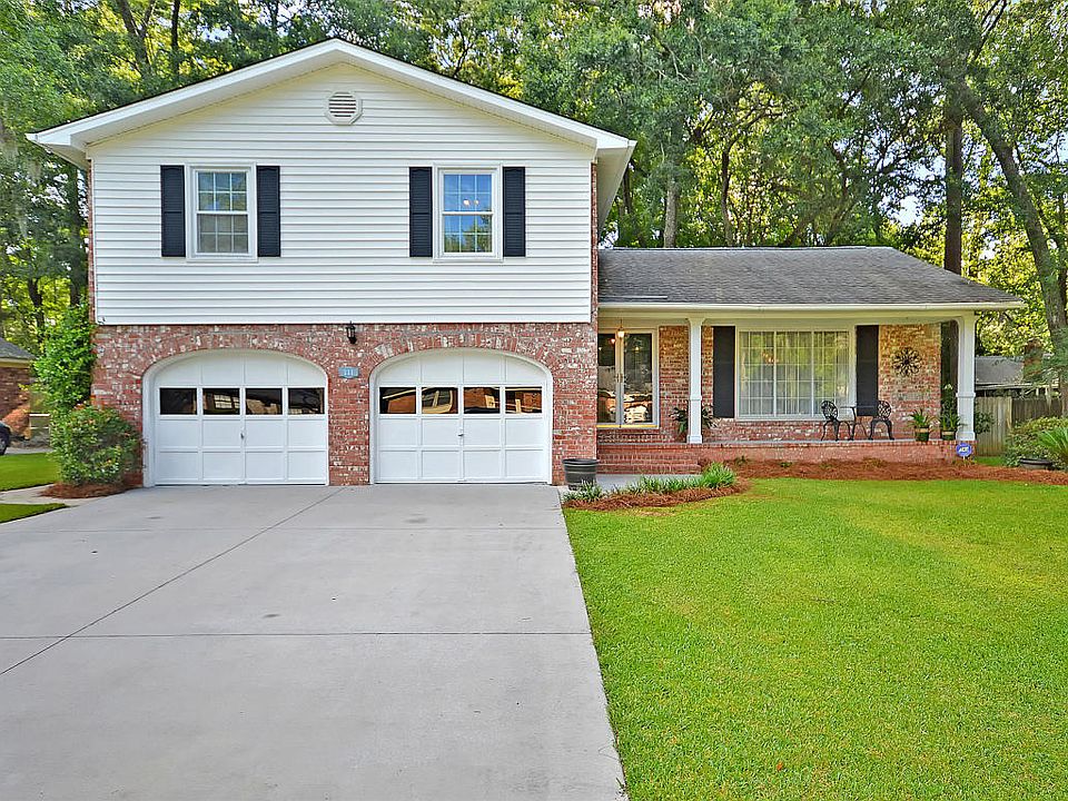 1st image of 111 Old Tavern Ln