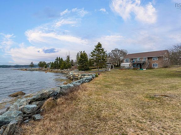 2nd image of 228 Ostrea Lake Rd
