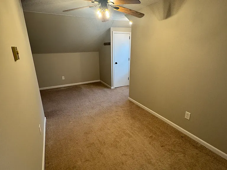 283 Oak St — Photo 13