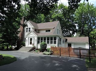 54 Chestnut Ridge Rd, Rochester, NY 14624