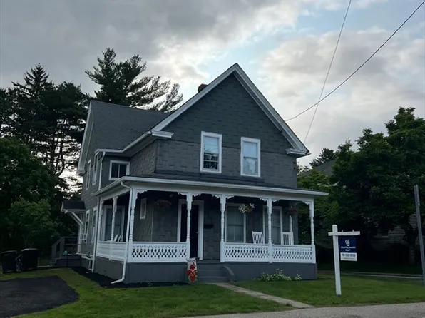 678 School St, Webster, MA 01570