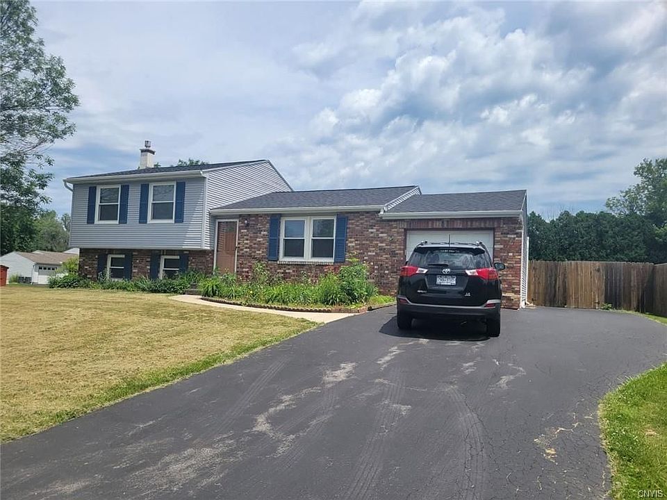 1st image of 8350 Falcon Dr