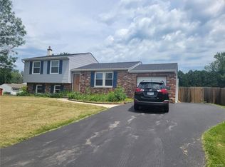 8350 Falcon Dr, Liverpool, NY 13090