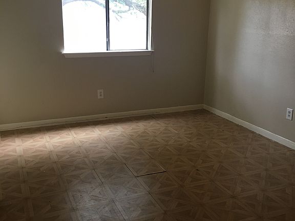 2nd image of 10010 Lost Trail St
