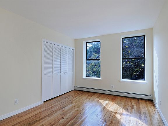 3rd image of 427 Saint Johns Pl APT 3D