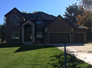 965 Sylvanwood St, Troy, MI 48085