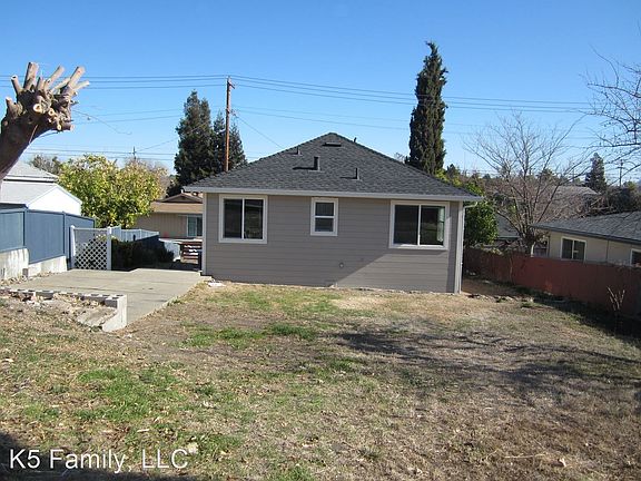 3rd image of 961 Palm Ave