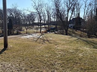 611 E Main Street Rd, Cary, IL 60013