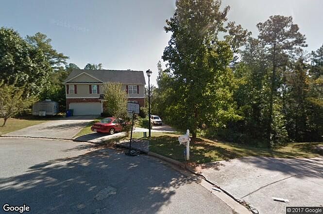 Front view from culdesac
