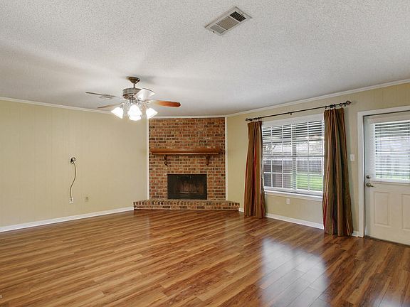 4th image of 207 Edie Ann Dr