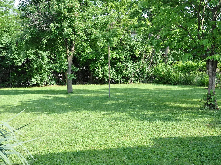 1079 Duncan Ave — Photo 7