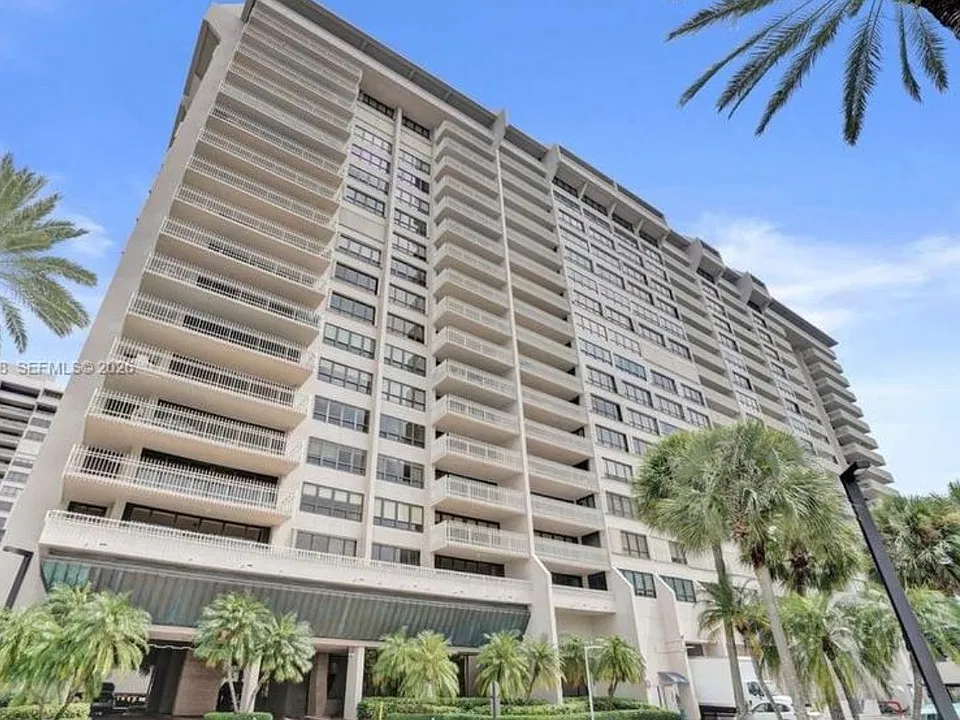 2 Grove Isle Dr #305B