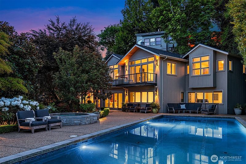 4th image of 608 39th Avenue E
