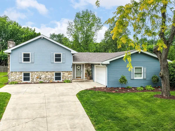 34 Sleepy Hollow Ct, Westfield, IN 46074