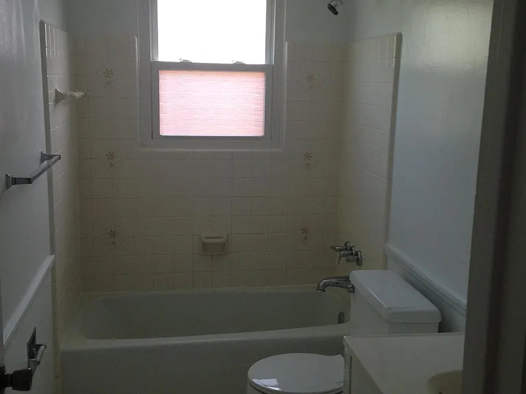 805 Gribbin Ln — Photo 4