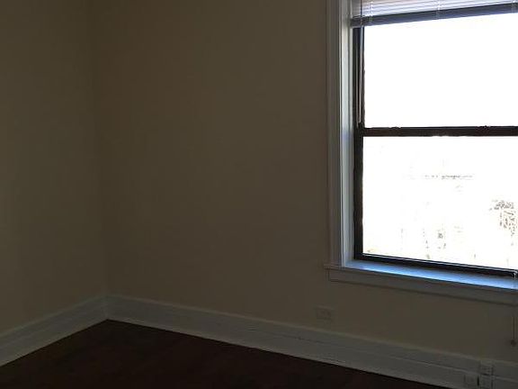 2nd image of 457 W Belmont Ave #0045