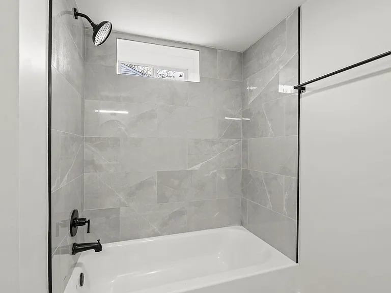 2511 Baywood St — Photo 10
