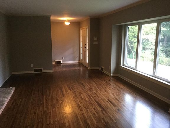 5th image of 546 Twin Dr