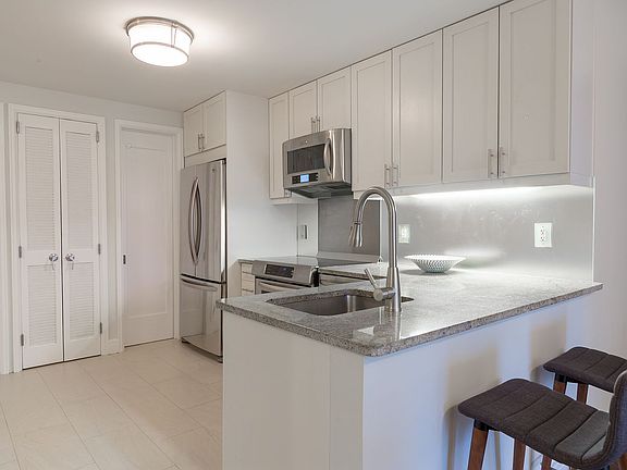 3rd image of 210 W 70th St APT 801