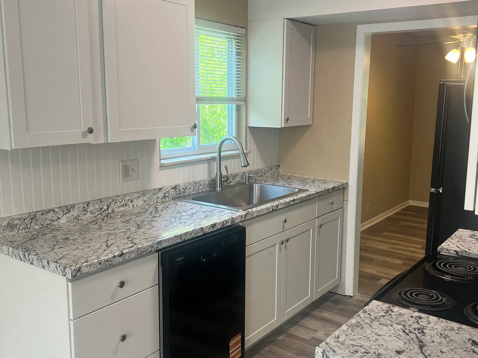 3 bed, 1.5 bath, 1468 sqft, $1,800 — Photo 4