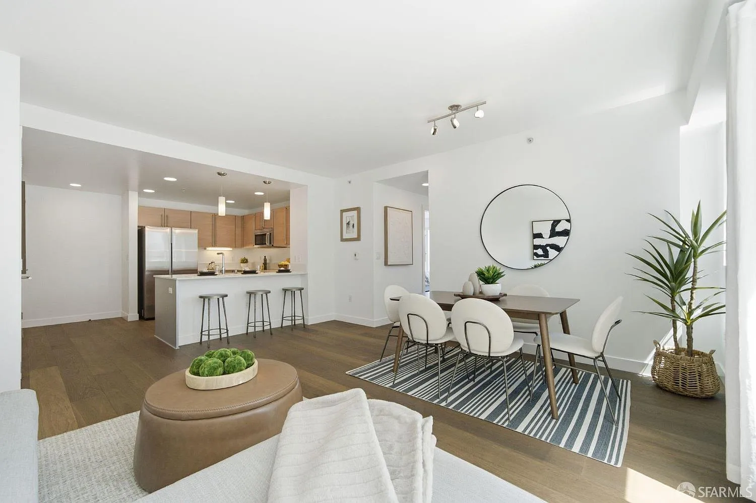 1160 Mission St Unit 907 - Photo 4
