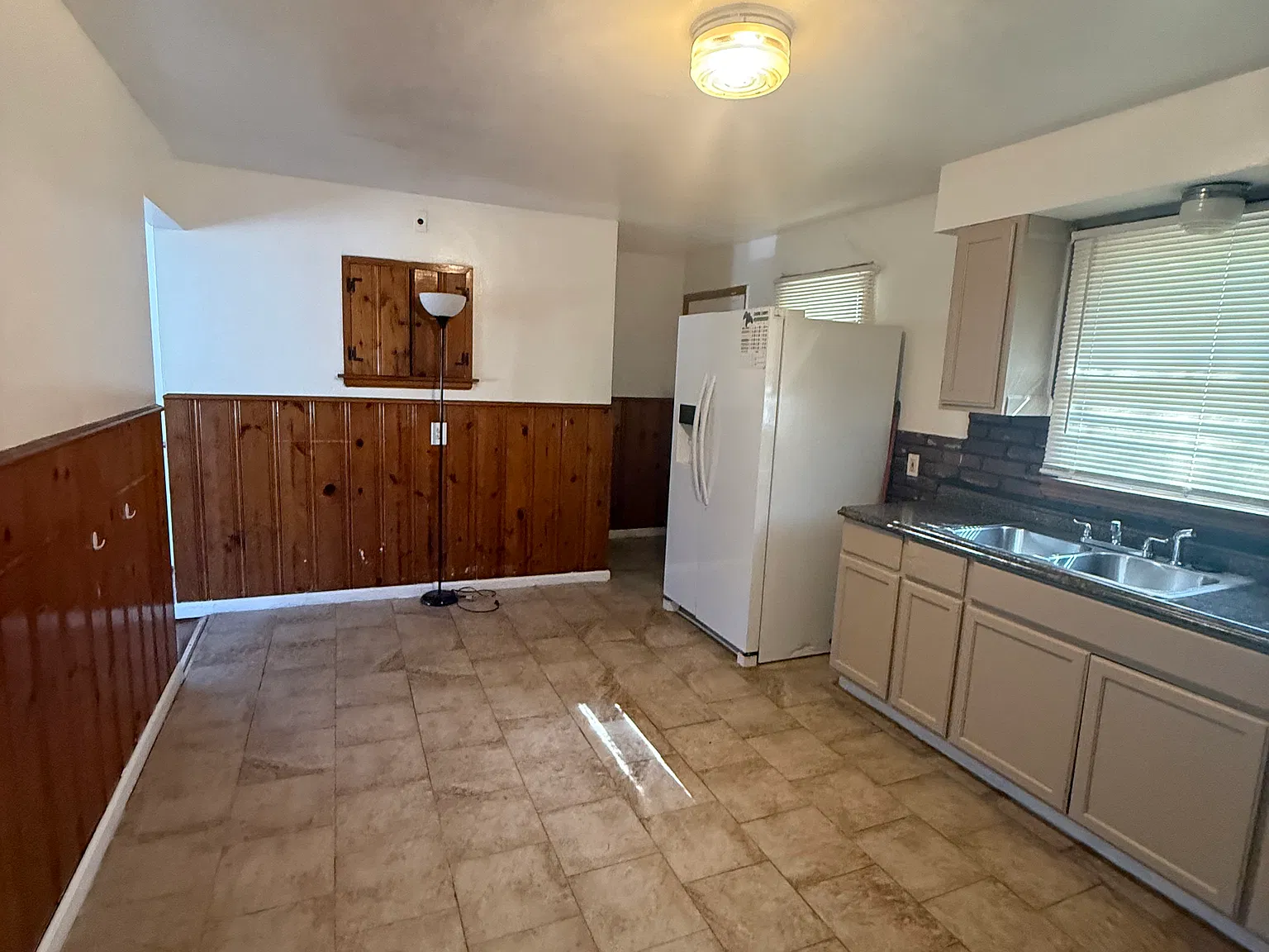 2 bed, 864 sqft, $1,300 — Photo 3