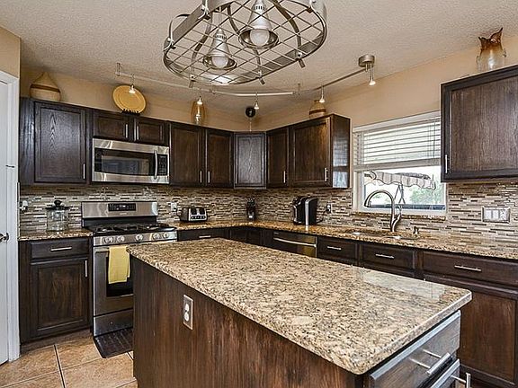 3rd image of 16006 Chichester Ct