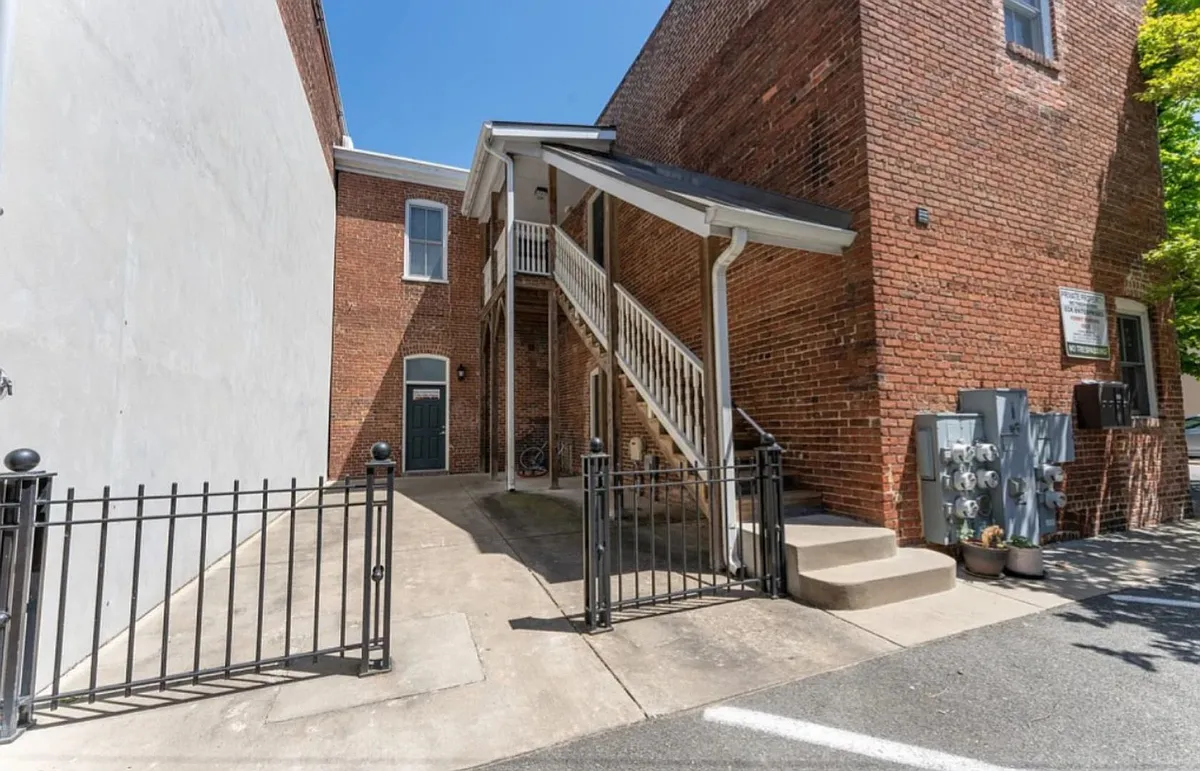 Building Photo - 1301 W Main St