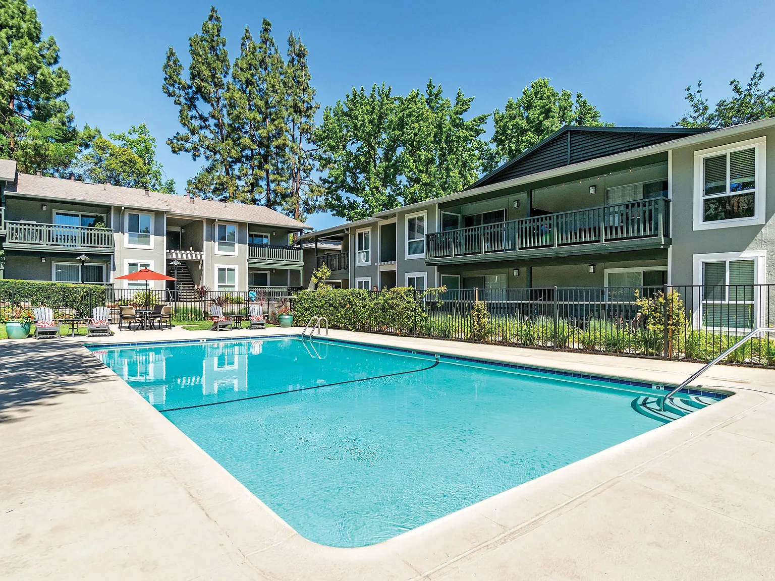 Pleasanton Glen Apartments — Photo 2