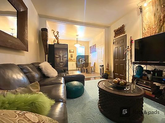 2nd image of 633 Putnam Ave Floor 2