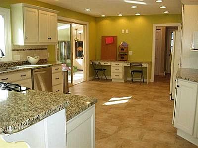 3rd image of 812 Wedgewood Dr